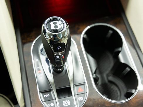 Used 2023 Bentley Bentayga AWD/4WD image 45