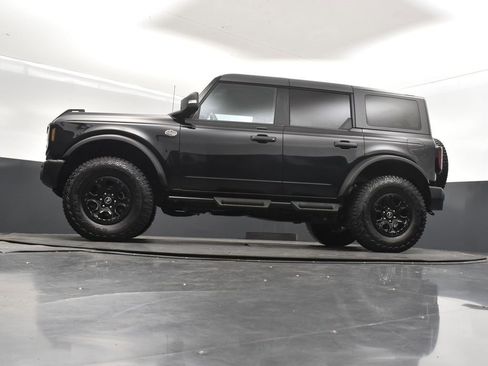 Used 2023 Ford Bronco Wildtrak image 40