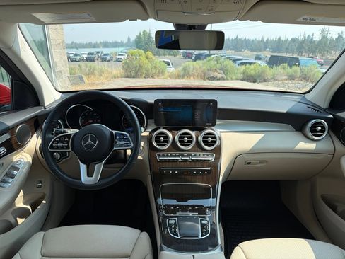 Used 2021 Mercedes-Benz GLC 300 4MATIC image 10