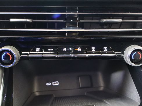 New 2026 Chevrolet Traverse LT w/ Midnight/Sport Edition image 28