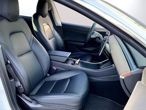 Used 2020 Tesla Model 3 Long Range image 23