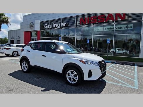 New 2025 Nissan Kicks Play S image 37