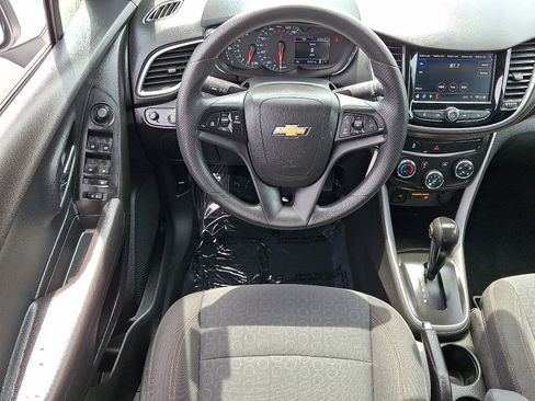 Used 2020 Chevrolet Trax LS w/ Tint and Cruise Package FWD image 12