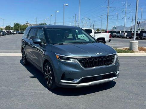 Used 2024 Kia Carnival EX FWD image 10