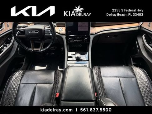 Used 2021 Jeep Grand Cherokee L Summit w/ Luxury Tech Group V AWD/4WD image 11
