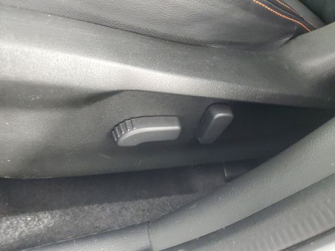 Used 2023 Subaru Crosstrek 2.5i Limited w/ Moonroof Package image 31