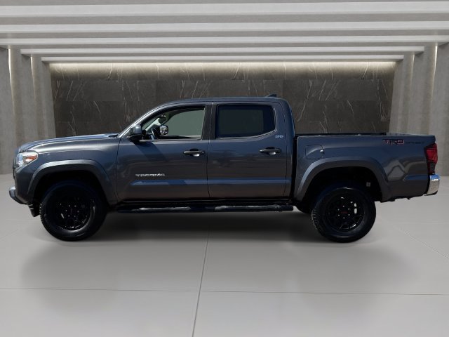 Used 2020 Toyota Tacoma SR5 RWD image 2