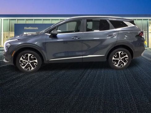 Used 2023 Kia Sportage EX image 11
