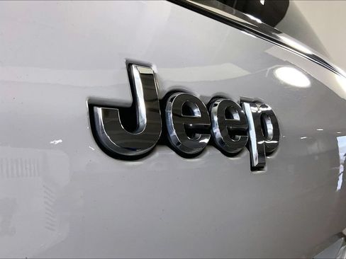 Used 2022 Jeep Grand Cherokee L Laredo w/ Luxury Tech Group I AWD/4WD image 40