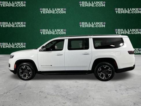 Used 2023 Jeep Wagoneer L Series III w/ Preferred Equipment Group AWD/4WD image 9
