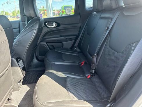 Used 2023 Jeep Compass Latitude w/ Convenience Group AWD/4WD image 15