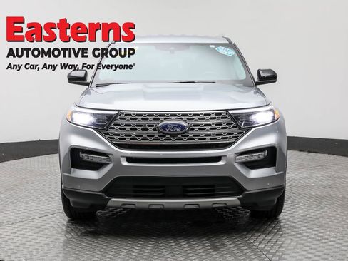 Used 2023 Ford Explorer Limited AWD/4WD image 2