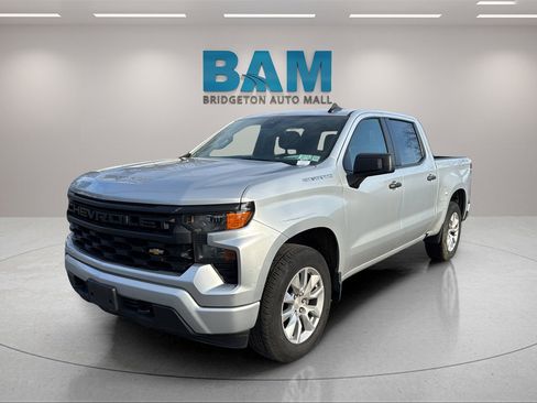 Used 2022 Chevrolet Silverado 1500 Custom image 3