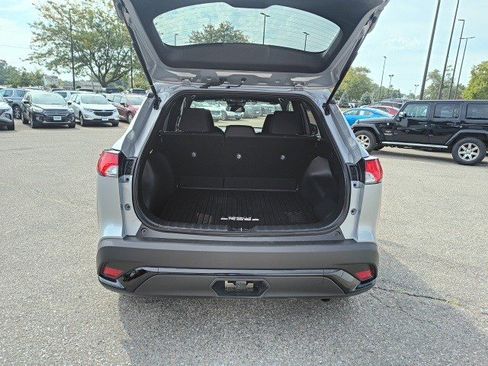 Used 2024 Toyota Corolla Cross SE image 14