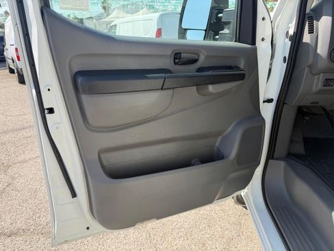 Used 2015 Nissan NV 3500 SV w/ Technology Package RWD image 15