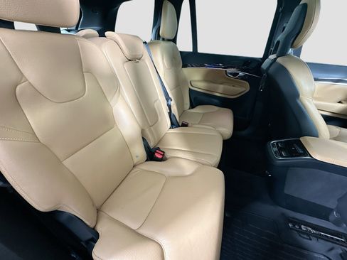 Used 2018 Volvo XC90 T6 Momentum w/ Convenience Package image 29
