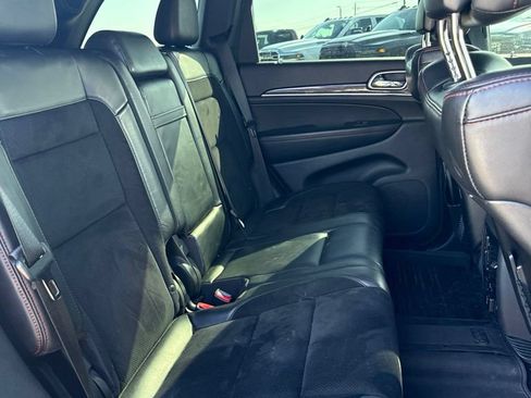 Used 2018 Jeep Grand Cherokee Trailhawk AWD/4WD image 16