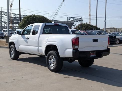 Used 2022 Toyota Tacoma SR RWD image 9