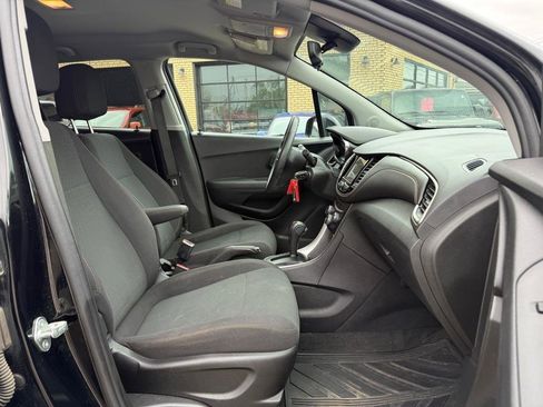 Used 2019 Chevrolet Trax LS w/ Tint and Cruise Package FWD image 9