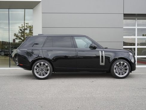 New 2026 Land Rover Range Rover Long Wheelbase SE AWD/4WD image 7