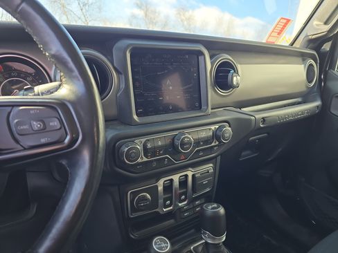 Used 2021 Jeep Wrangler Sport image 5