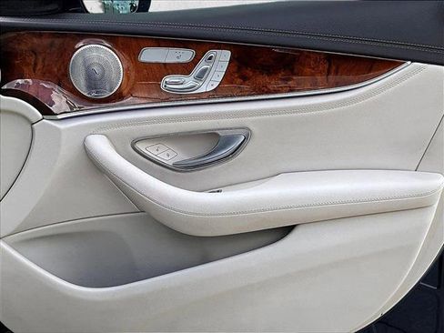 Used 2018 Mercedes-Benz E 300 4MATIC image 19
