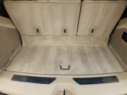 Used 2022 Cadillac Escalade Premium Luxury RWD image 9