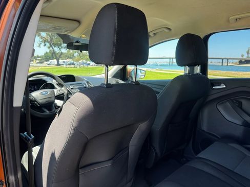 Used 2017 Ford Escape SE FWD image 30