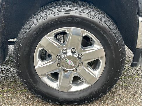 Used 2020 Chevrolet Silverado 2500 LTZ w/ LTZ Premium Package image 10