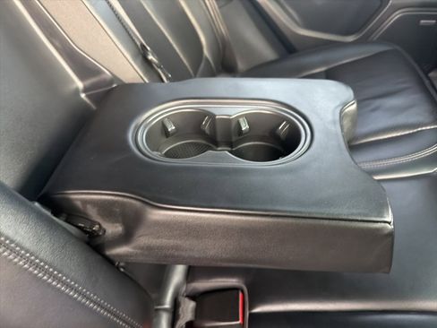 Used 2018 Porsche Macan Sport Edition image 25