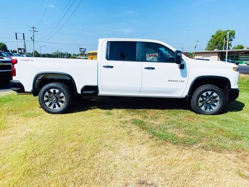 New 2025 Chevrolet Silverado 2500 Custom image 7
