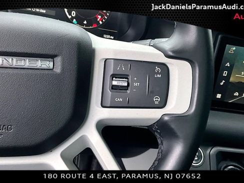 Used 2023 Land Rover Defender 90 S image 17