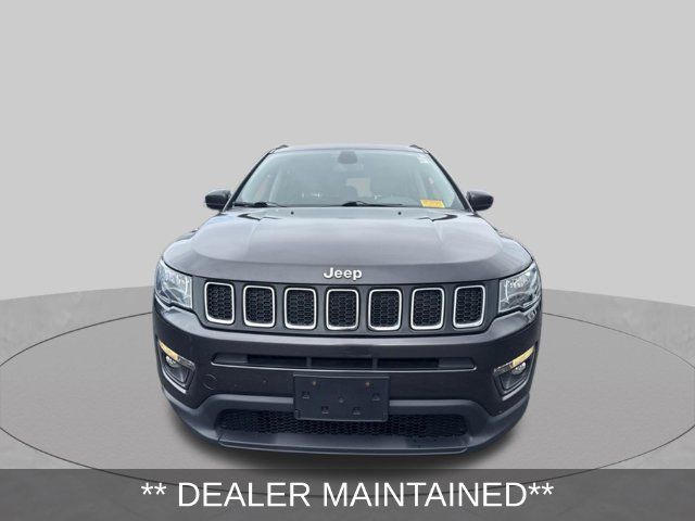 Used 2019 Jeep Compass Latitude w/ Cold Weather Group AWD/4WD image 2