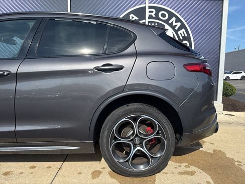 Used 2022 Alfa Romeo Stelvio Veloce AWD/4WD image 14