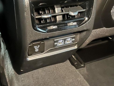 Used 2023 Jeep Grand Cherokee Altitude image 18