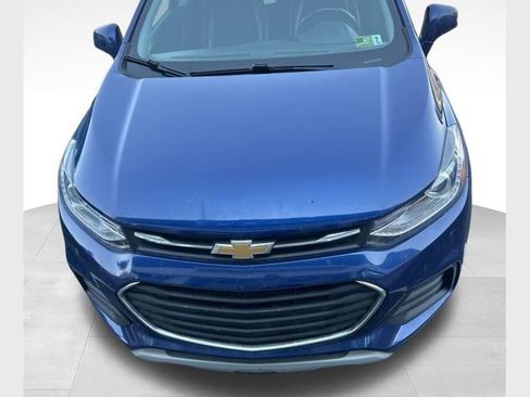Used 2017 Chevrolet Trax LT w/ Driver Confidence Package FWD image 1