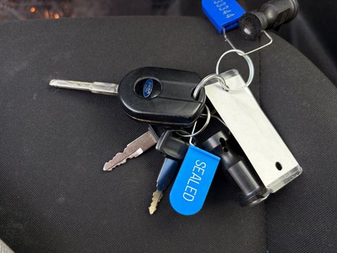 Used 2018 Ford Focus SE w/ SE Appearance Package FWD image 22