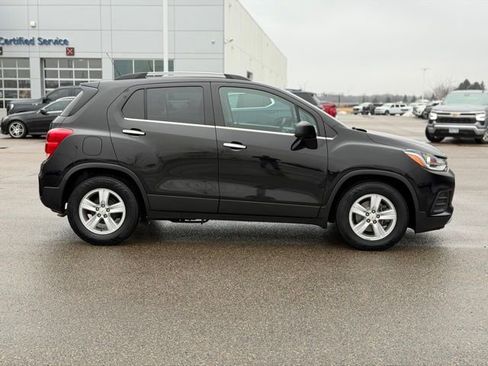 Used 2019 Chevrolet Trax LT w/ LT Convenience Package image 5