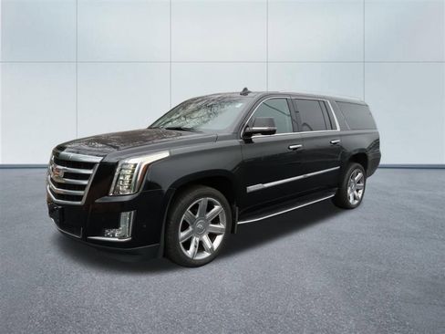 Used 2019 Cadillac Escalade ESV Luxury image 1