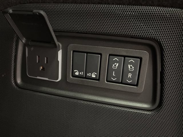 Used 2025 Cadillac Escalade Sport w/ Touring Package AWD/4WD image 40