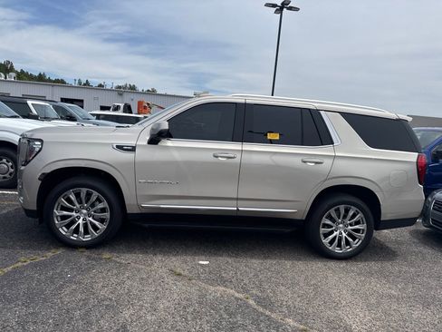 Used 2023 GMC Yukon Denali AWD/4WD image 4