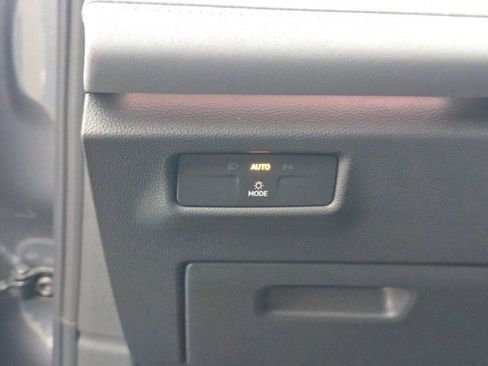 New 2026 Volkswagen Tiguan SE image 27