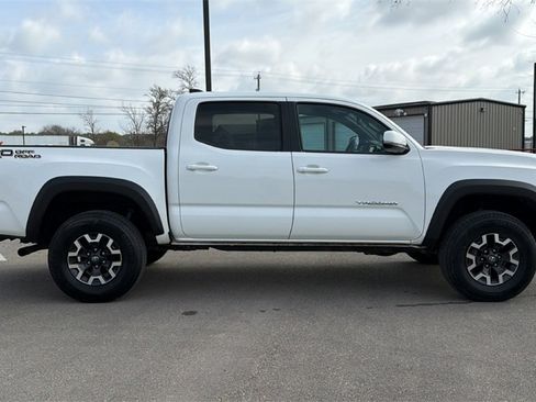 Certified 2023 Toyota Tacoma TRD Off-Road image 4