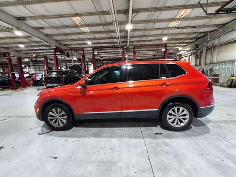 Used 2018 Volkswagen Tiguan SE FWD image 2