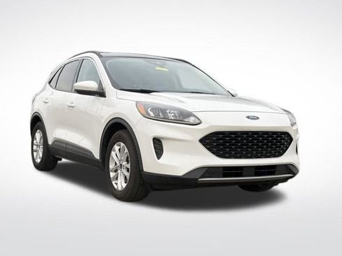 Used 2020 Ford Escape SE image 1