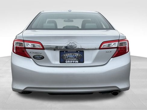Used 2014 Toyota Camry XLE image 5