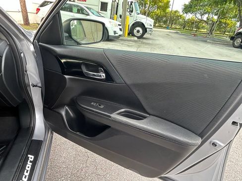 Used 2016 Honda Accord LX image 26