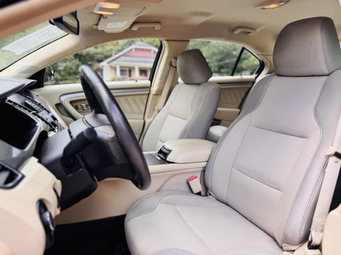 Used 2015 Ford Taurus SEL image 8