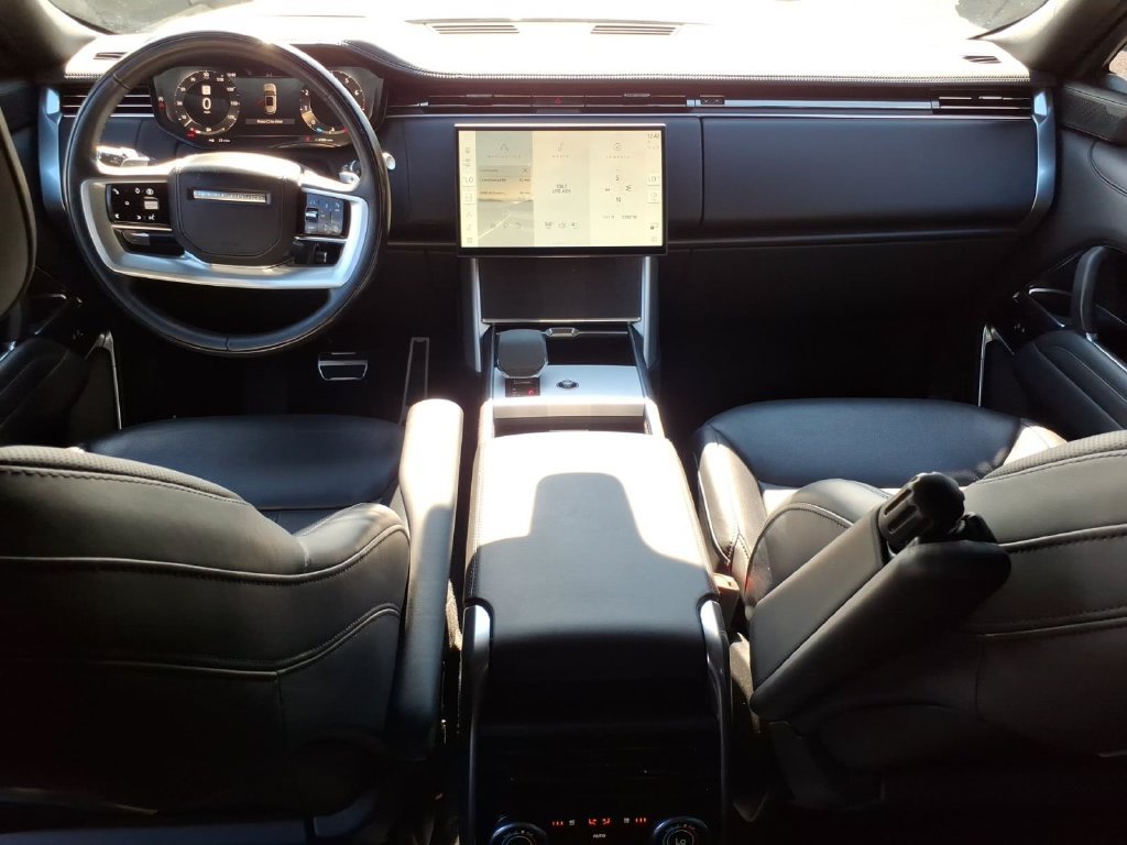 Used 2024 Land Rover Range Rover Autobiography AWD/4WD image 11