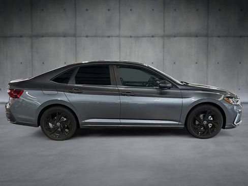 New 2026 Volkswagen Jetta SE FWD image 6